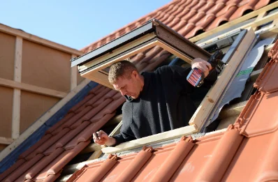 Pose de fenêtres de toit Velux à Voissay